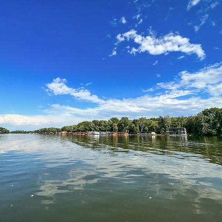 ホテル Lakohajo, Uszohaz - Tisza-To Tiszafüred エクステリア 写真